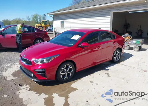 2021 Kia Forte Lxs z USA, uszkodzony, nr VIN 3KPF24AD8ME373412